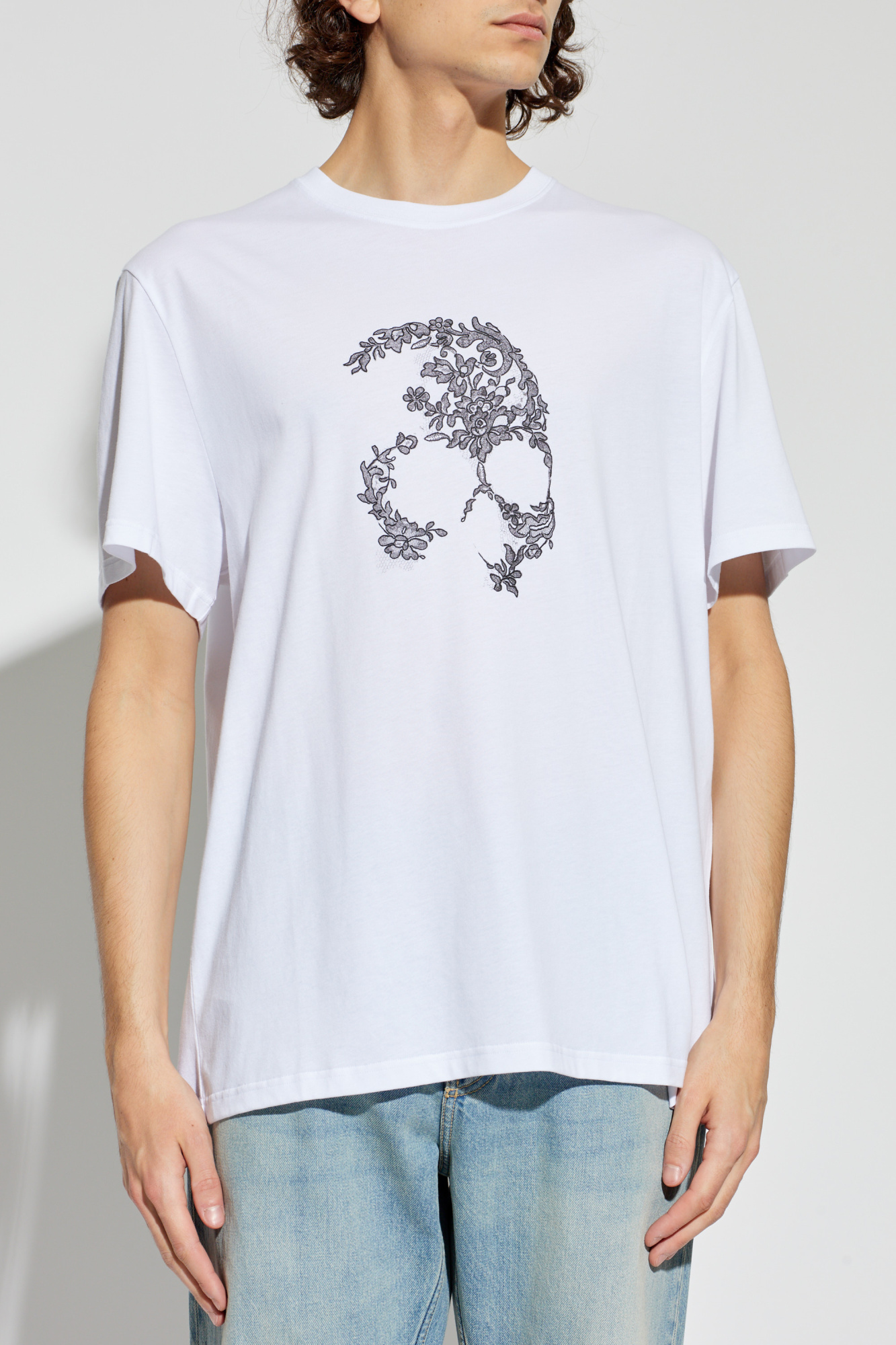 Alexander McQueen T-shirt with a distinctive skull motif | Men's